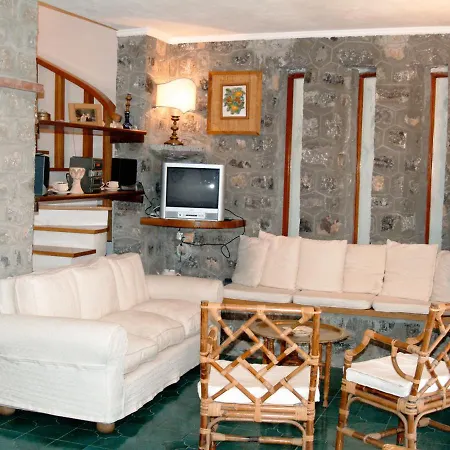 Sleeps 8 Pool Wifi Villa *